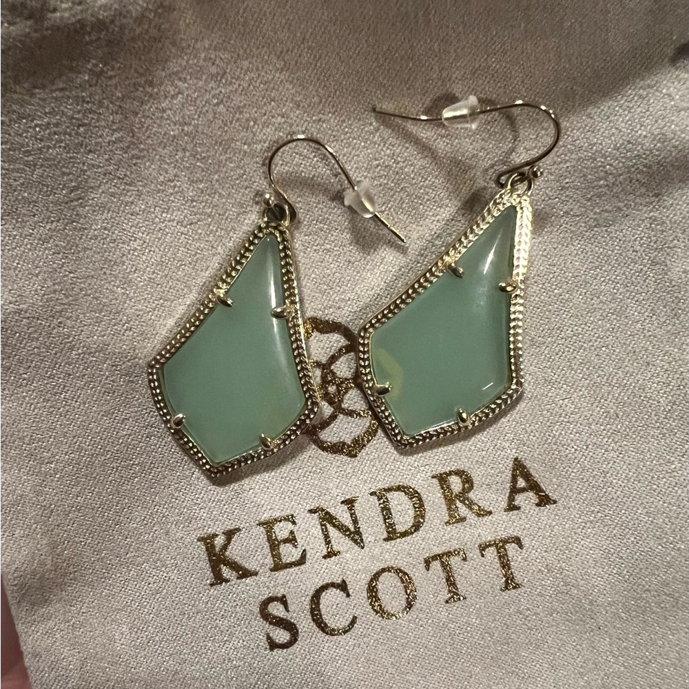 Kendra Scott~Alex Earrings in Chalcedony